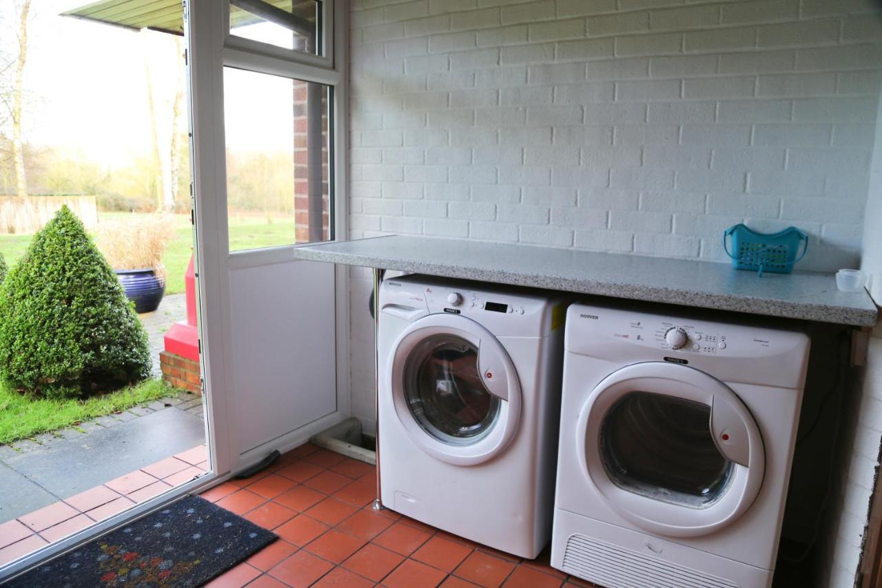 Surlingham Lodge Garden Cottage In Rspb Village Near NWI Esterno foto