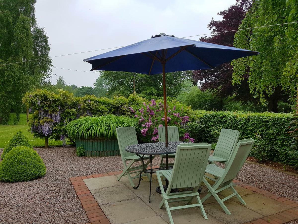Surlingham Lodge Garden Cottage In Rspb Village Near NWI Esterno foto